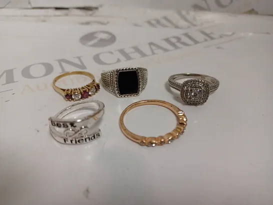 5 X ASSORTED LOOSE RINGS IN VARIOUS DESIGNS 