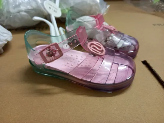 LOT OF APPROX. 3 PAIRS OF RIVER ISLAND MINI GIRLS C6 PINK RI BRANDED OMBRE JELLY SHOES 
