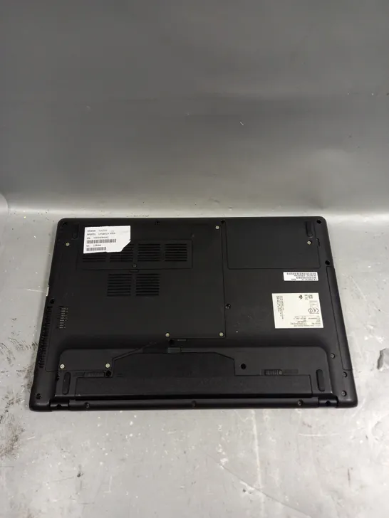 FUJITSU LIFEBOOK A555 LAPTOP IN BLACK