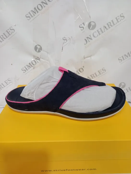 BOXED STRIVE BLUE PINKSTRIPE SANDALS SIZE 7