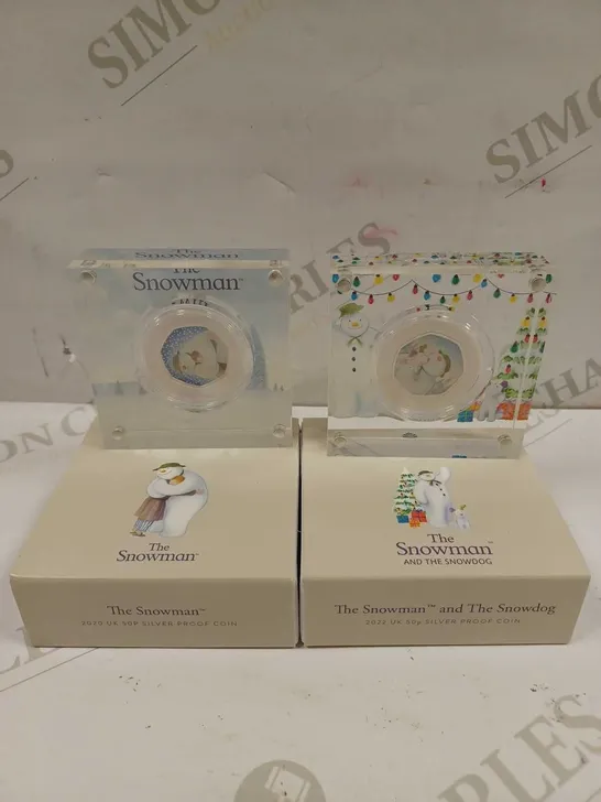 LOT TO CONTAIN 2 X ASSORTED THE ROYAL MINT 'THE SNOWMAN' & 'THE SNOWMAN & THE SNOWDOG' ASSORTED 50P PROOF COINS 