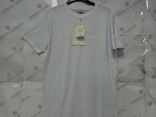 MONCLER RAISED LOGO T-SHIRT IN WHITE - MEDIUM