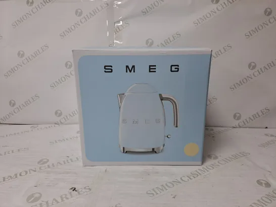 BOXED SMEG KETTLE IN CREAM  RRP £149