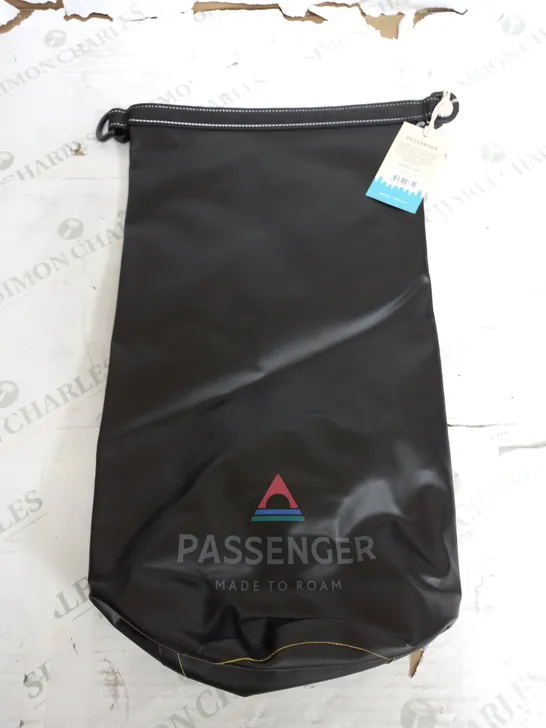 PASSENGER TIDE 10L NYLON DRY BAG IN BLACK