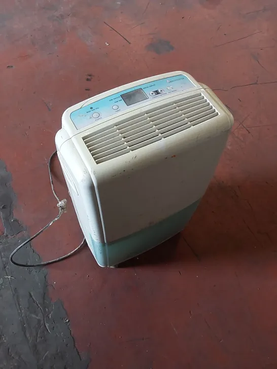 B&Q DEHUMIDIFIER 