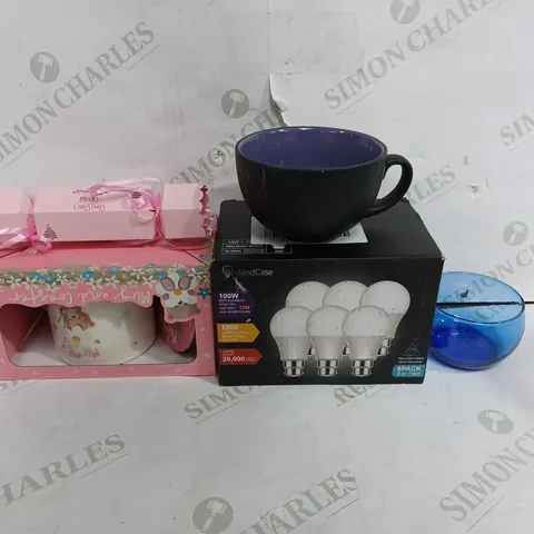 BOX OF APPROX 10 ASSORTED ITEMS TO INCLUDE - HUGS MUGS AND COASTER - JANDCASE 6 PACK OF LIGHTS - CHRISTMAS CRACKER ETC 