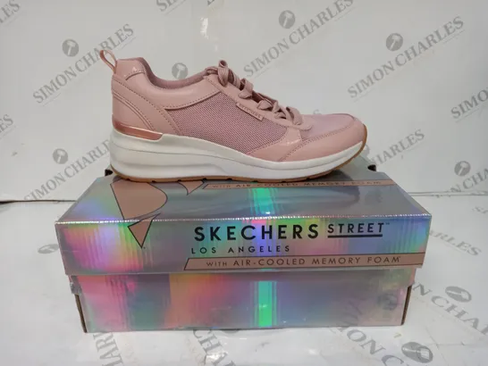 OUTLET SKECHERS LOS ANGELES AIR COOLING MEMORY FOAM IN PINK - SIZE 6 