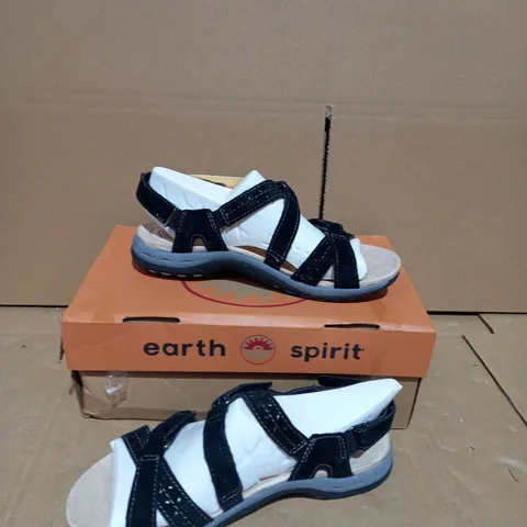 EARTH SPIRIT HAMPTON SANDAL BLACK SIZE 5