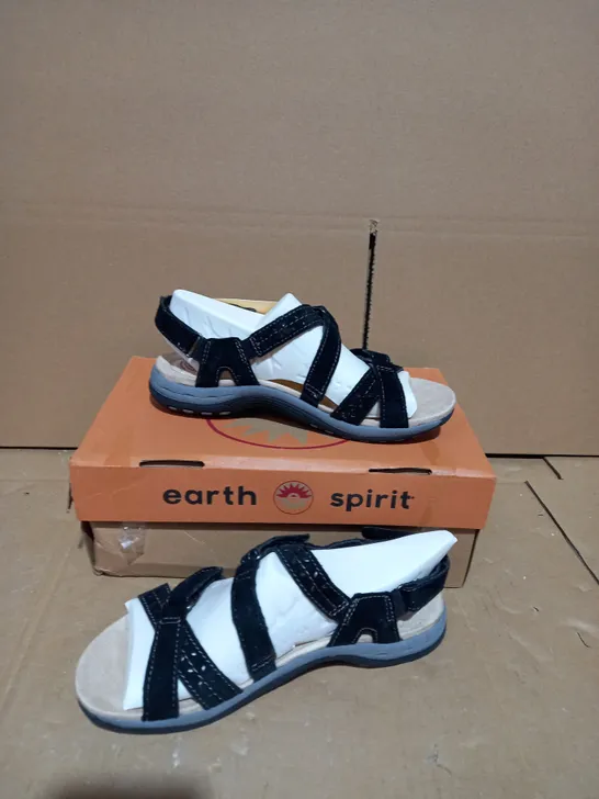 EARTH SPIRIT HAMPTON SANDAL BLACK SIZE 5