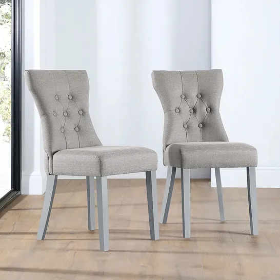 SET OF 4 BEWLEY LIGHT GREY FABRIC BUTTON BACK DINING CHAIRS (GREY LEG)