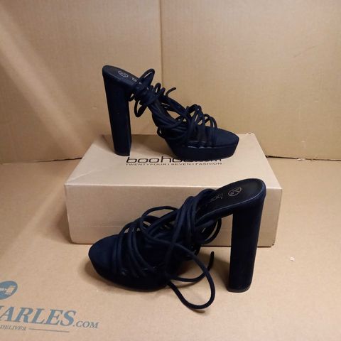BOXED PAIR OF BOOHOO BLACK FABRIC HEELED STRAPPY SANDALS - SIZE 5