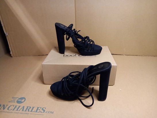 BOXED PAIR OF BOOHOO BLACK FABRIC HEELED STRAPPY SANDALS - SIZE 5