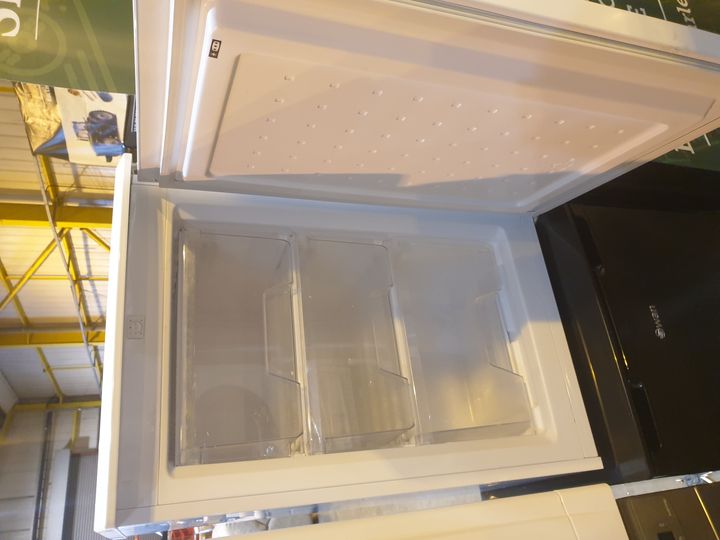 55CM WIDE UNDERCOUNTER FREEZER WHITE 3124299Simon Charles Auctioneers