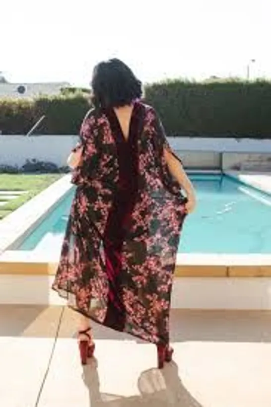 MJ KAFTAN STYLE WRAP IN BLACK PINK FLORAL ONE SIZE 