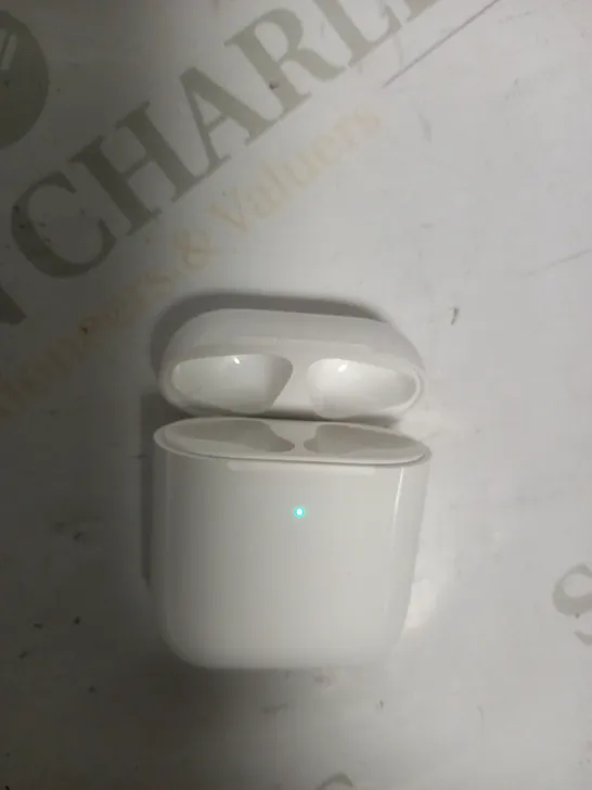 APPLE AIRPODS GEN-2 CHARGING CASE ONLY (NO AIRPODS)