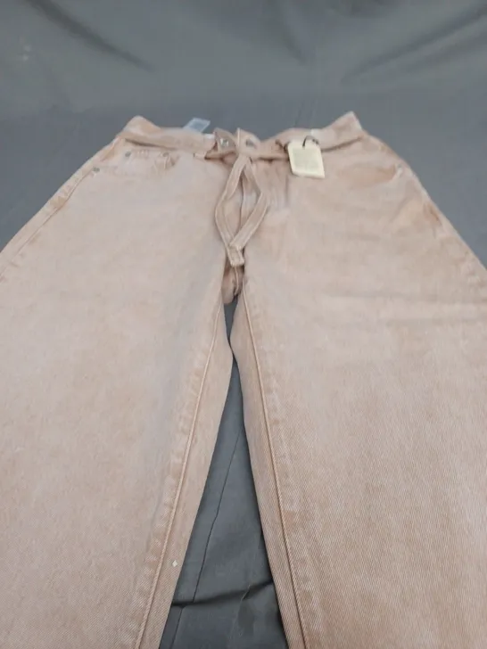 LEVI'S XL STRAIGHT LEG TAN JEANS - 26W X 31L