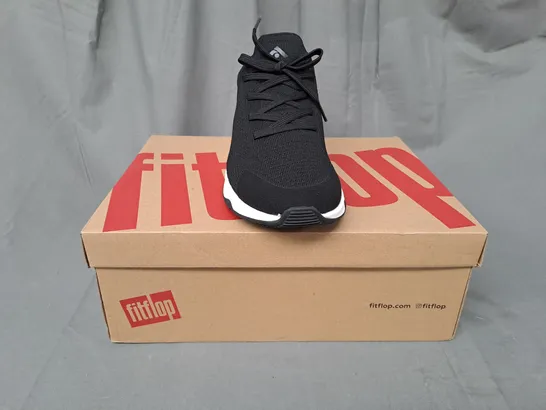 BOXED PAIR OF FITFLOP VITAMIN FFX KNIT SPORTS SNEAKERS IN BLACK UK SIZE 8