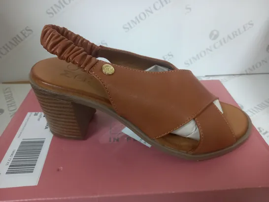 BOXED MIP LASSANDRA SANDAL IN TAN SIZE 5 