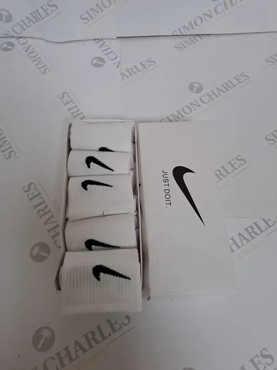 BOXED NIKE CREW SOCKS - PACK OF 5 - SIZE UNSPECIFIED