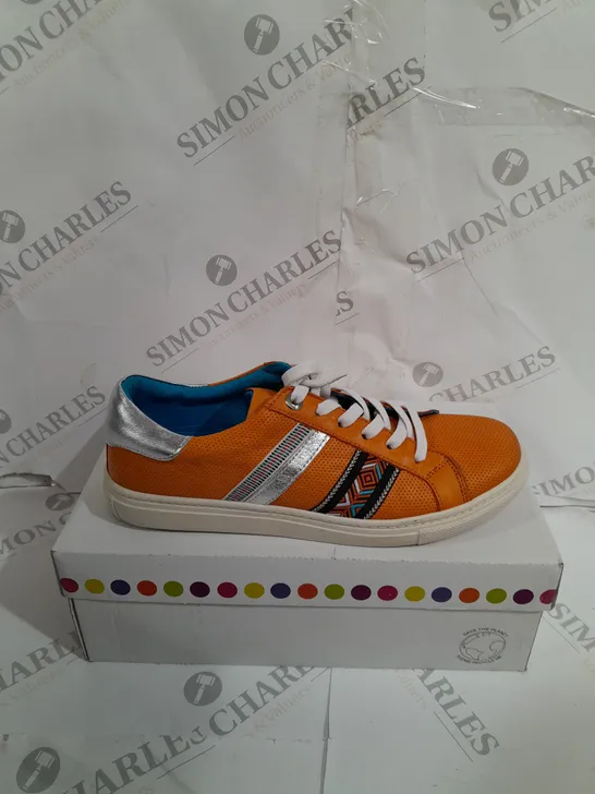 BOXED ADESSO ORANGE CASUAL TRAINERS SIZE 6