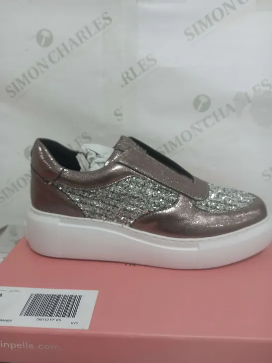 BOXED MODA IN PELLE ALTHEA PEWTER LEATHER GLITTER SHOES - SIZE 5