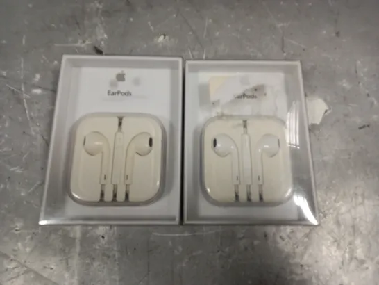 LOT OF 2 APPLE EARPODS