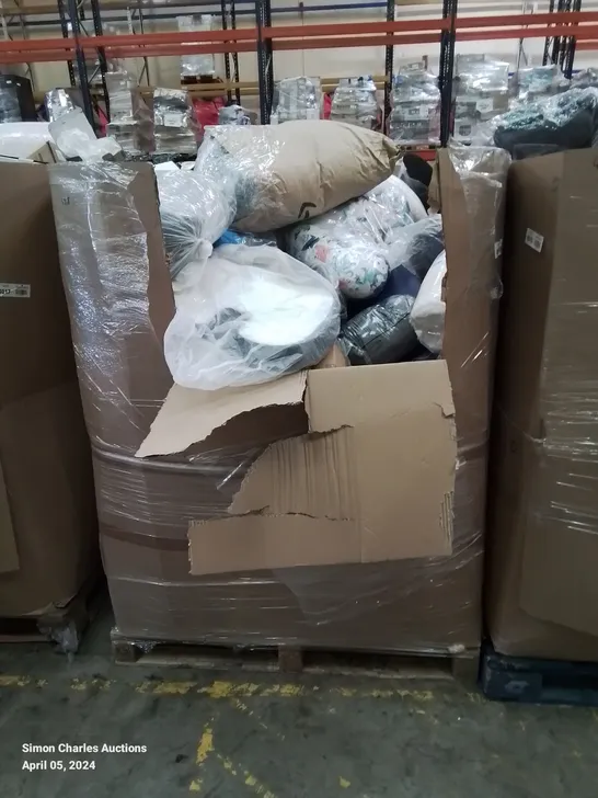 PALLET OF ASSORTED BEDROOM AND COMFORT BASED PRODUCTS TO INCLUDE; PILLOWS, SUPPORT SEAT CUSHIONS AND SIMILARLY RELATED GOODS