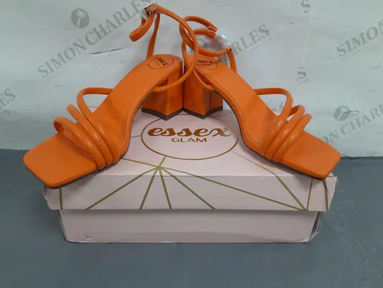 BOXED PAIR OF ESSEX GLAM OPEN TOE BLOCK HEEL SYNTHETIC LEATHER SANDALS IN ORANGE UK SIZE 3