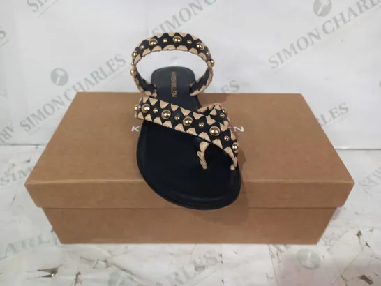 BOXED PAIR OF KAREN MILLER FLAT LEATHER SANDALS IN BLACK/BEIGE W. STUDS SIZE 4