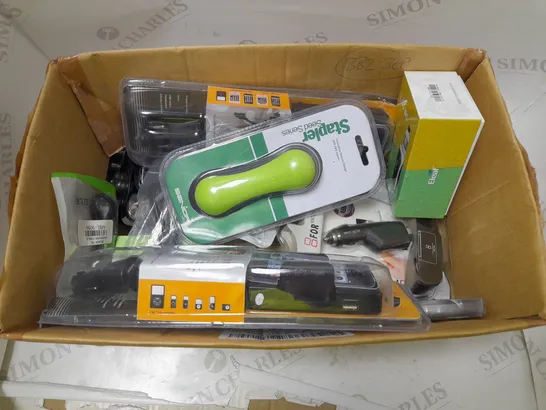 LOT OF APPROX 20 ASSORTED ITEMS TO INCLUDE - STAPLER - IKUU IBO VAPE - HANDSFREE CAR KIT ECT