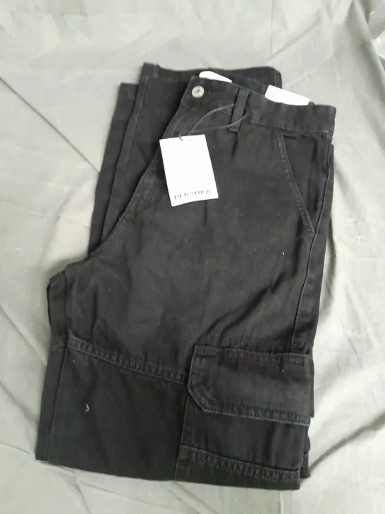 BERSHKA JEANS BLACK SIZE 30