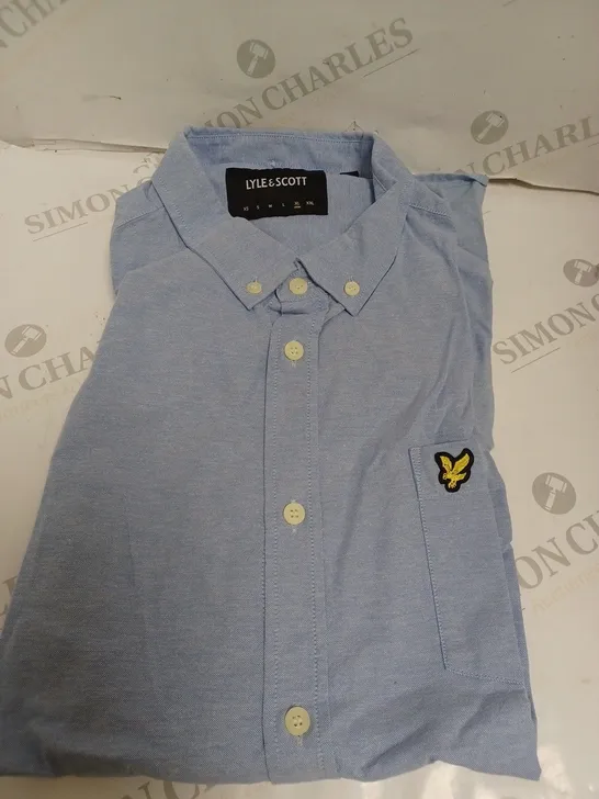 LYLE AND SCOTT SHORT SLEEVE SHIRT - BLUE - XL.