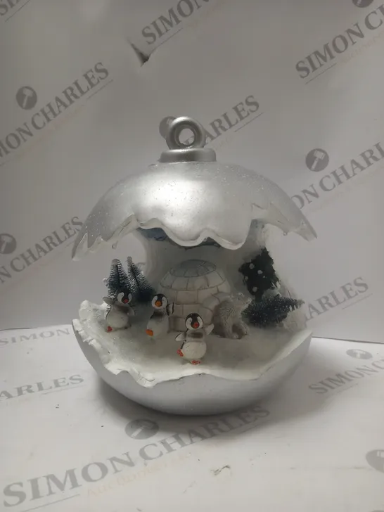 CHRISTMAS SCENE ORNAMENT 