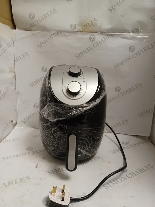 BOXED ALIVIO AIR FRYER. 