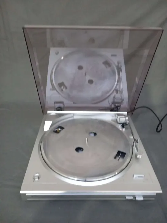 DENON DP29F SILVER TURNTABLE