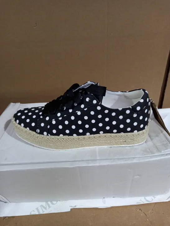 KAMSPADRILLE SHOE BLACK/WHITE POLKA DOT PATTERN UK SIZE 6