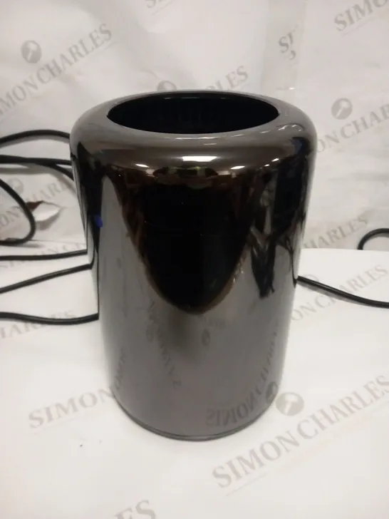 APPLE MAC PRO 6.1 A1481 DESKTOP COMPUTER