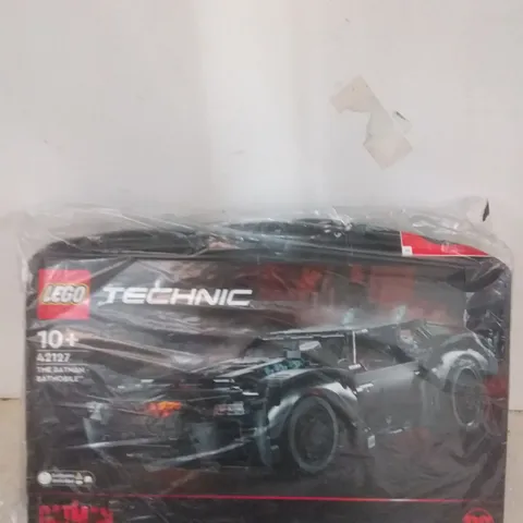 BOXED THE BATMAN LEGO BATMOBILE 