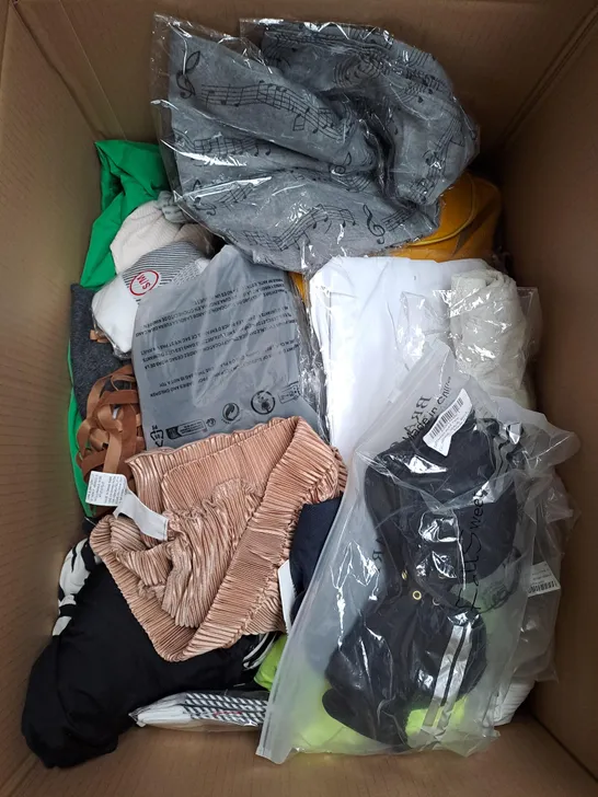 BOX OF APPROXIMATELY 25 ASSORTED CLOTHING ITEMS TO INCLUDE - DRESSES, SHIRTS, SKIRT, ETC 