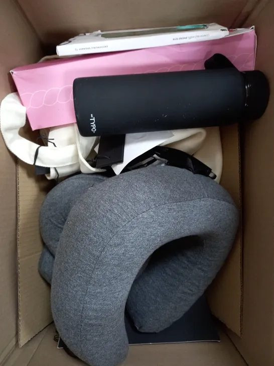 BOX OF APPROXIMATELY 15 ASSORTED ITEMS TO INCLUDE NECK REST, BOTTE, PHONE CASE ETC