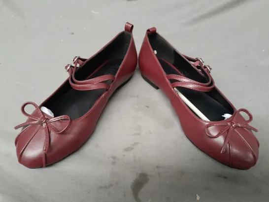 BOXED PAIR OF RAID WIDE FIT BALLET FLATS IN BURGUNDY UK SIZE 6