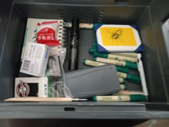 LOT OF ASSORTED STATIONARY AND OFFICE ITEMS TO INCLUDE STAPLES AND NOTEBOOKS