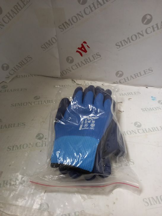 LOT OF ASSORTED THERMAL WORK GLOVES 