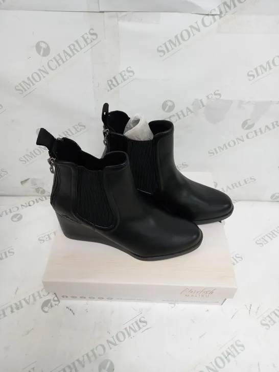 BOXED BLACK BLOWFISH BOOTS SIZE 6 