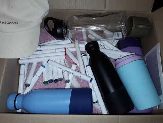 LOT OF ASSORTED ITEMS TO INCLUDE DRINKS CONTAINERS AND MARKER PENS