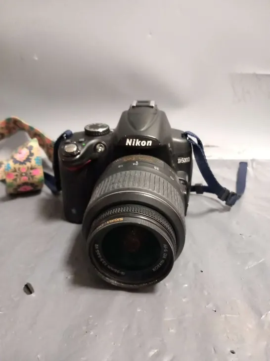 NIKON D5000 CAMERA WITH AF-S NIKKOR 18-55MM LENS