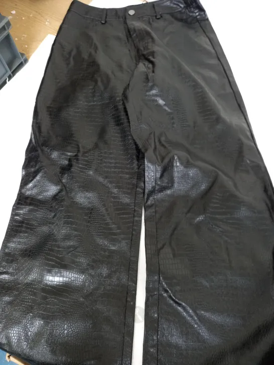 STRADIVARIUS SCALE EFFECT PANTS IN BLACK - UK 12