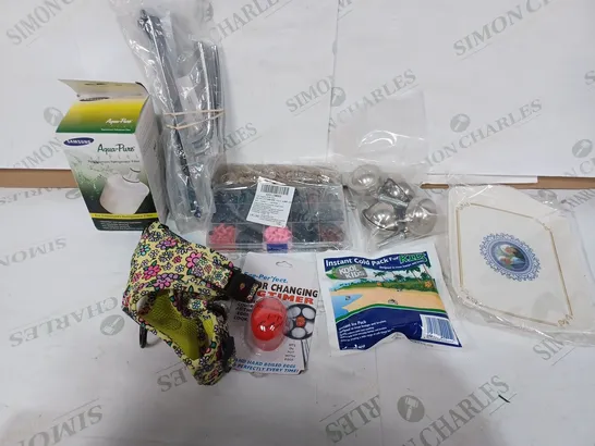 BOX TO CONTAIN APPROXIMATELY 25 ASSORTED HOUSEHOLD PRODUCTS, INCLUDES EGG TIMER, DIY PIECES ETC 