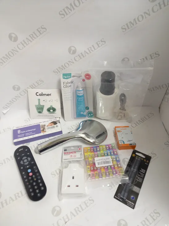 BOX OF APPROXIMATELY 20 ASSORTED HOUSEHOLD ITEMS TO INCLUDE CALMER NATURAL EARPLUGS, FABRIC GLUE, SHOWER HEAD ETC 