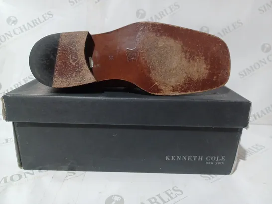 BOXED PAIR OF KENNETH COLE LOW HEEL SLIP-ON SHOES IN TAN EU SIZE 42